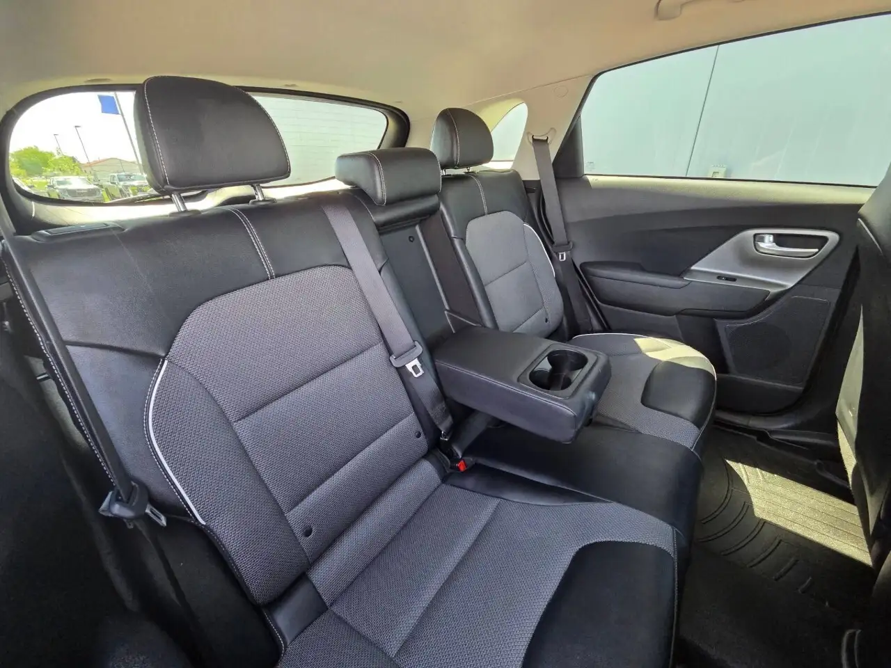 Kia Niro снимка Kia Niro