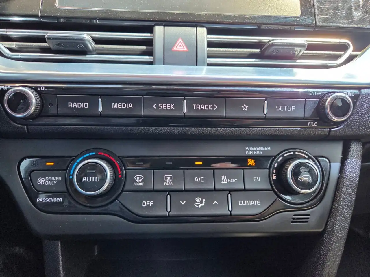 Kia Niro снимка Kia Niro