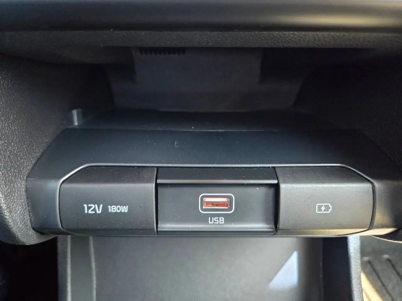 Kia Niro снимка Kia Niro