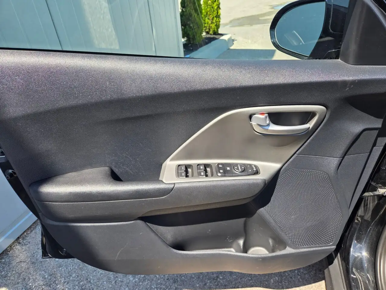Kia Niro снимка Kia Niro