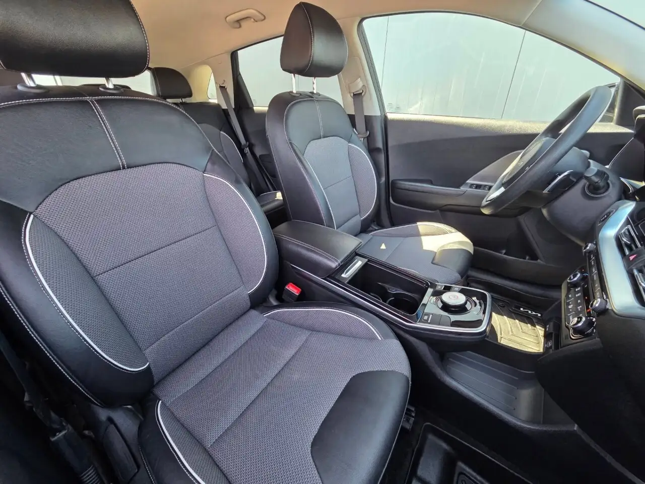Kia Niro снимка Kia Niro