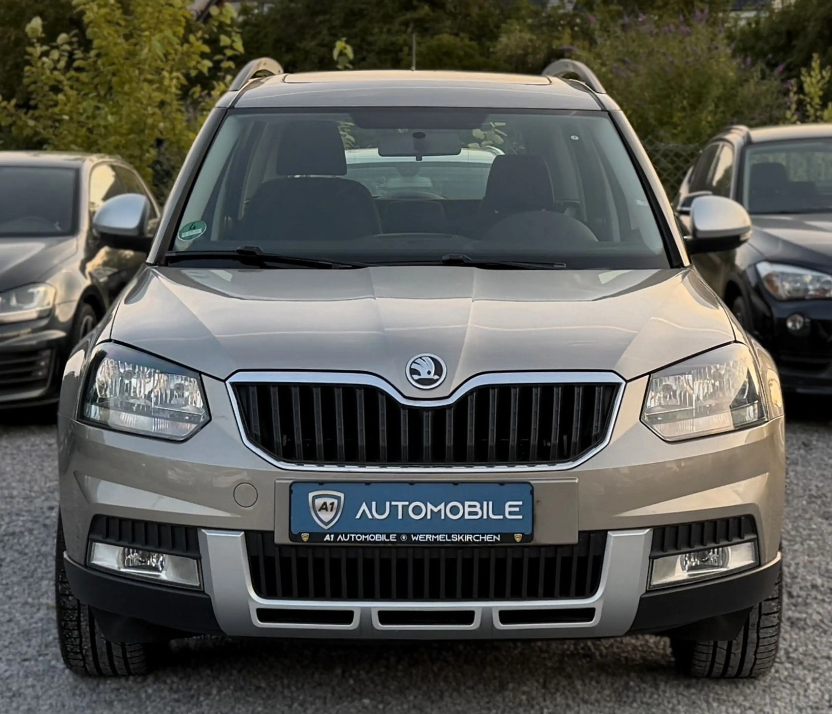 Skoda Yeti Ambition Outdoor 4x4°PANORAMA°NAVI°SHZ°PDC° — photo 2
