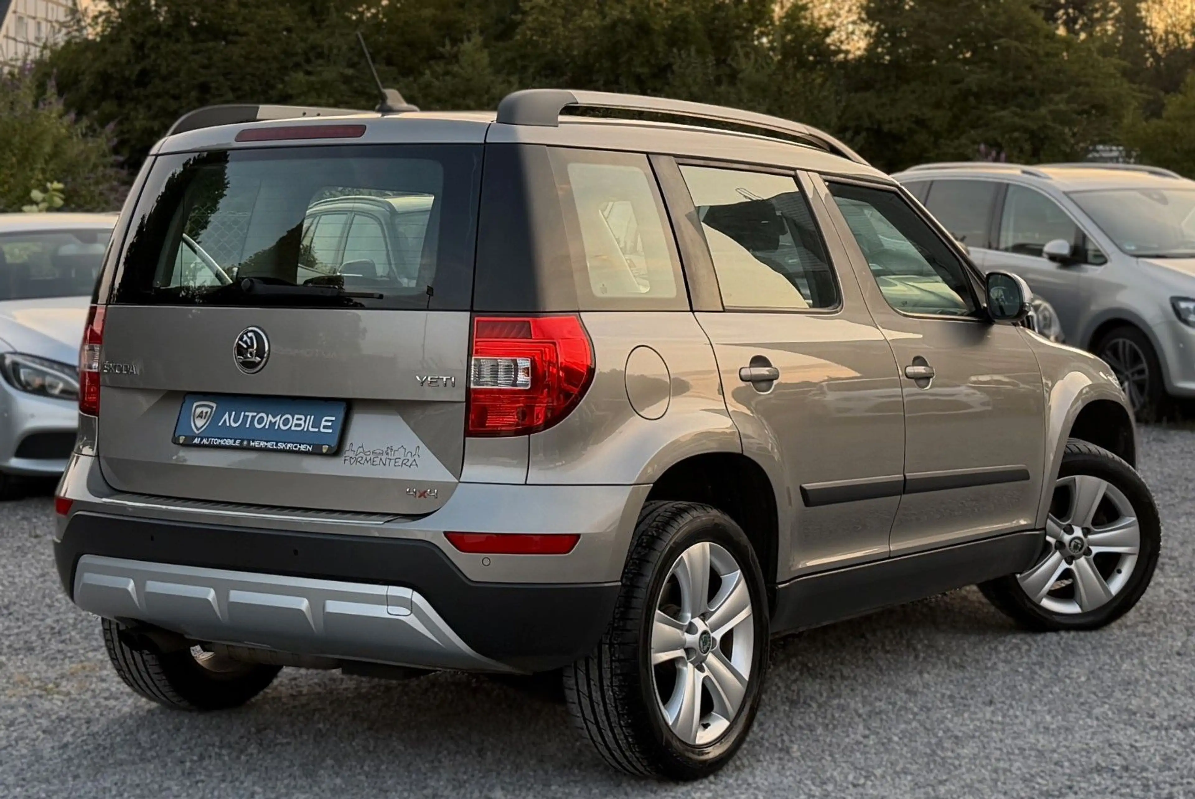 Skoda Yeti Ambition Outdoor 4x4°PANORAMA°NAVI°SHZ°PDC° — photo 4