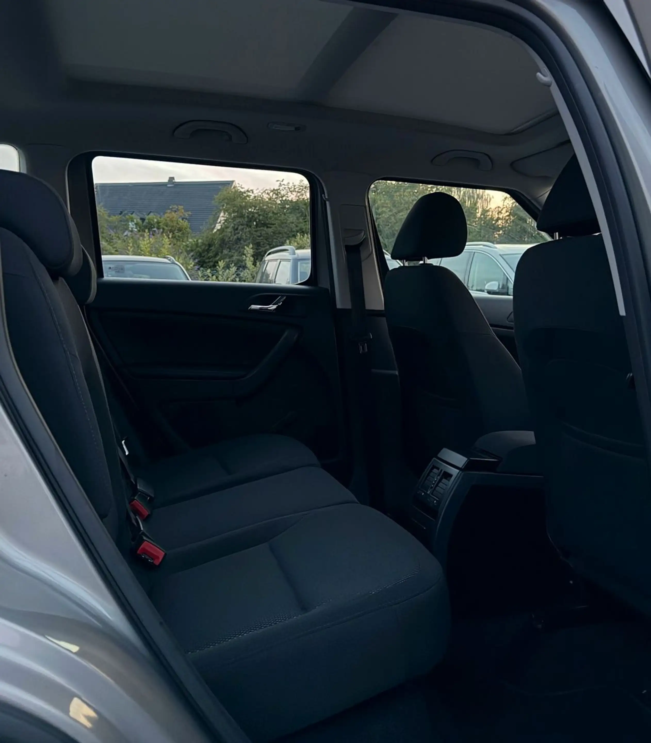 Skoda Yeti Ambition Outdoor 4x4°PANORAMA°NAVI°SHZ°PDC° — photo 13