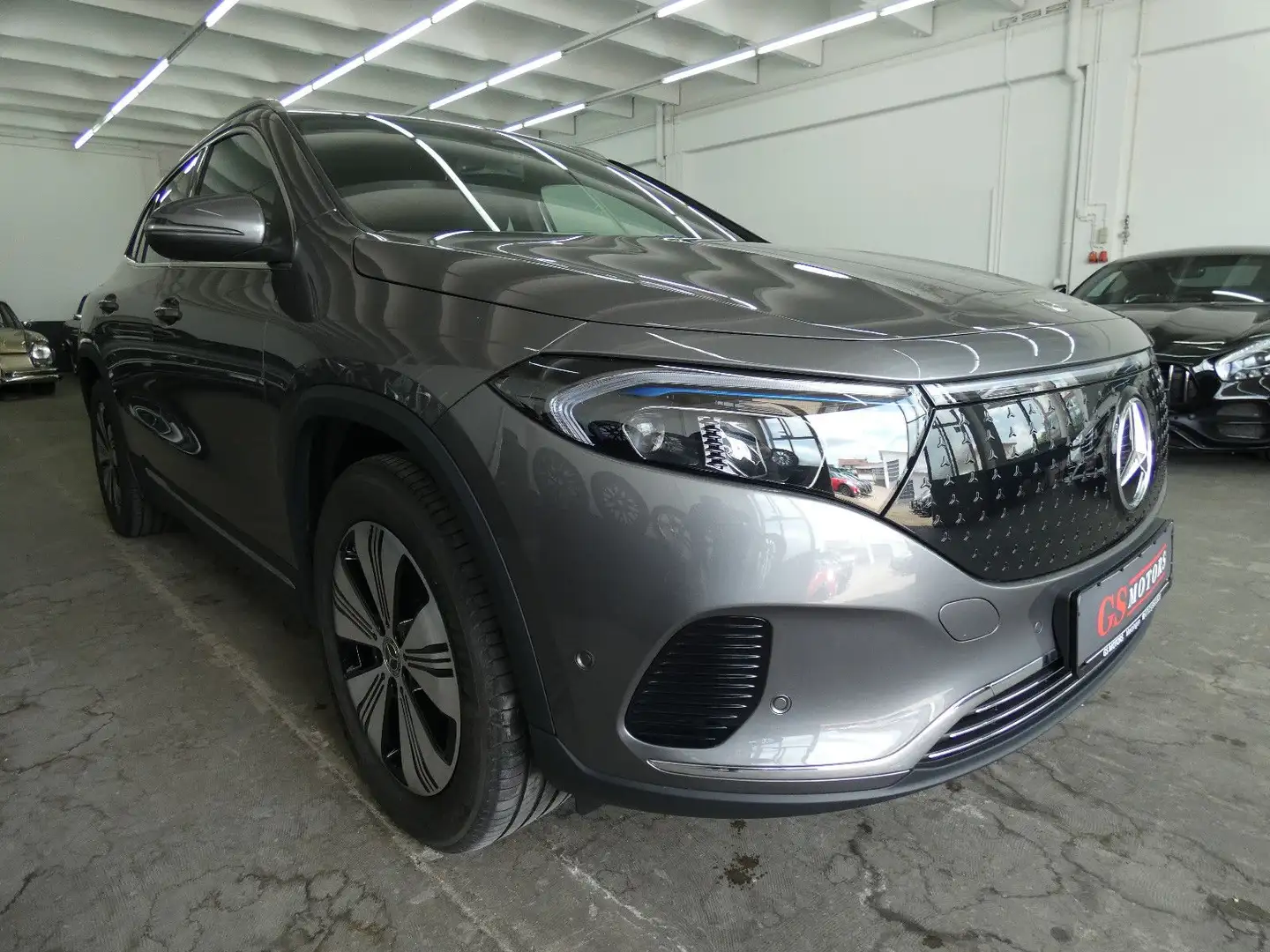 Mercedes-Benz EQA 300 4M URBAN PROG*MBUX NAVI*LED*AMBIENTE*CAM Grau - 1