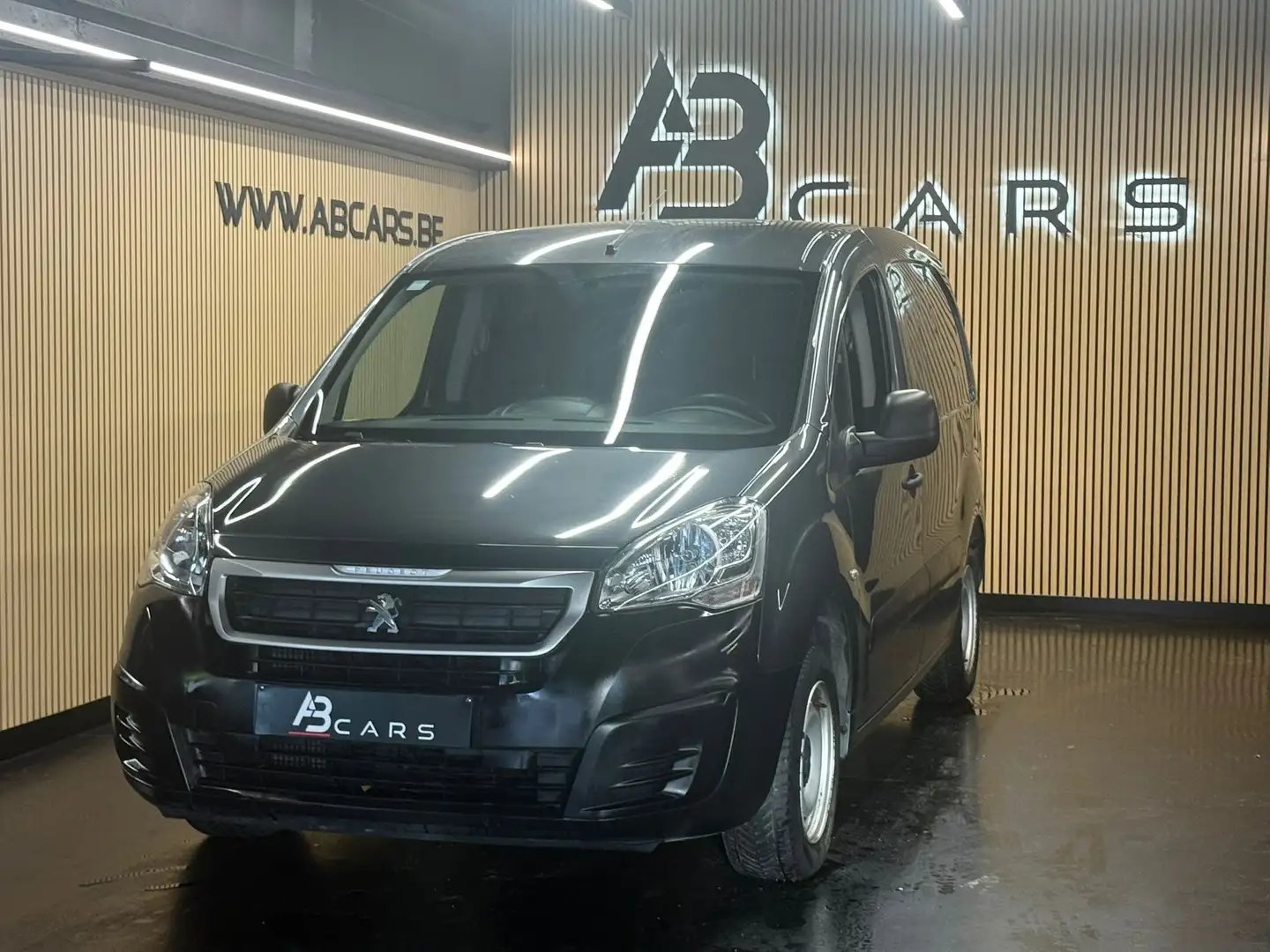 Peugeot Partner 1.6 BlueHDi * UTILITAIRE * 3 PLACES * 1er prop Grijs - 2