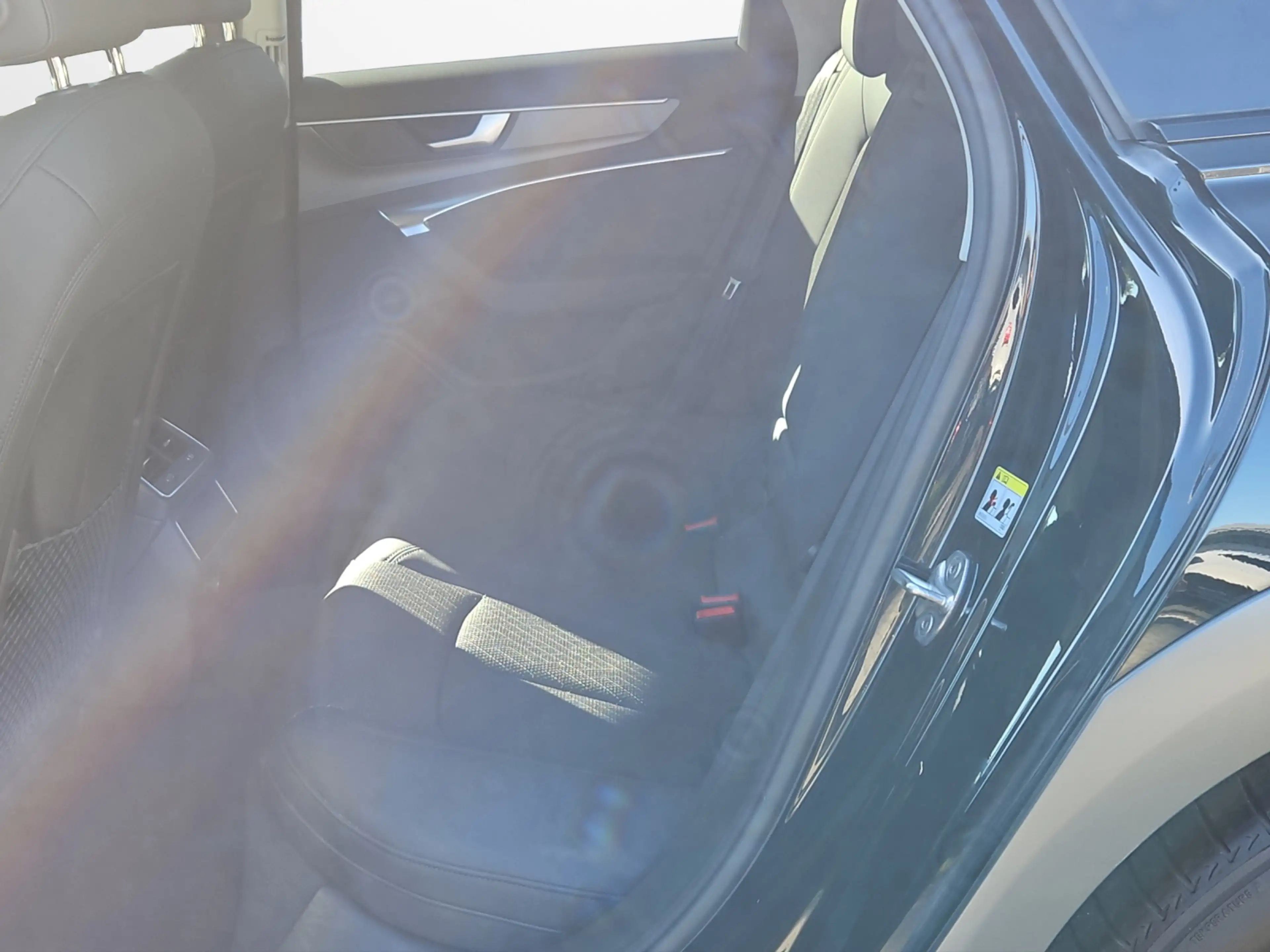 Audi A6 allroad 45 TDI S tronic quattro NaviPlus LED AHK Memory... — photo 11
