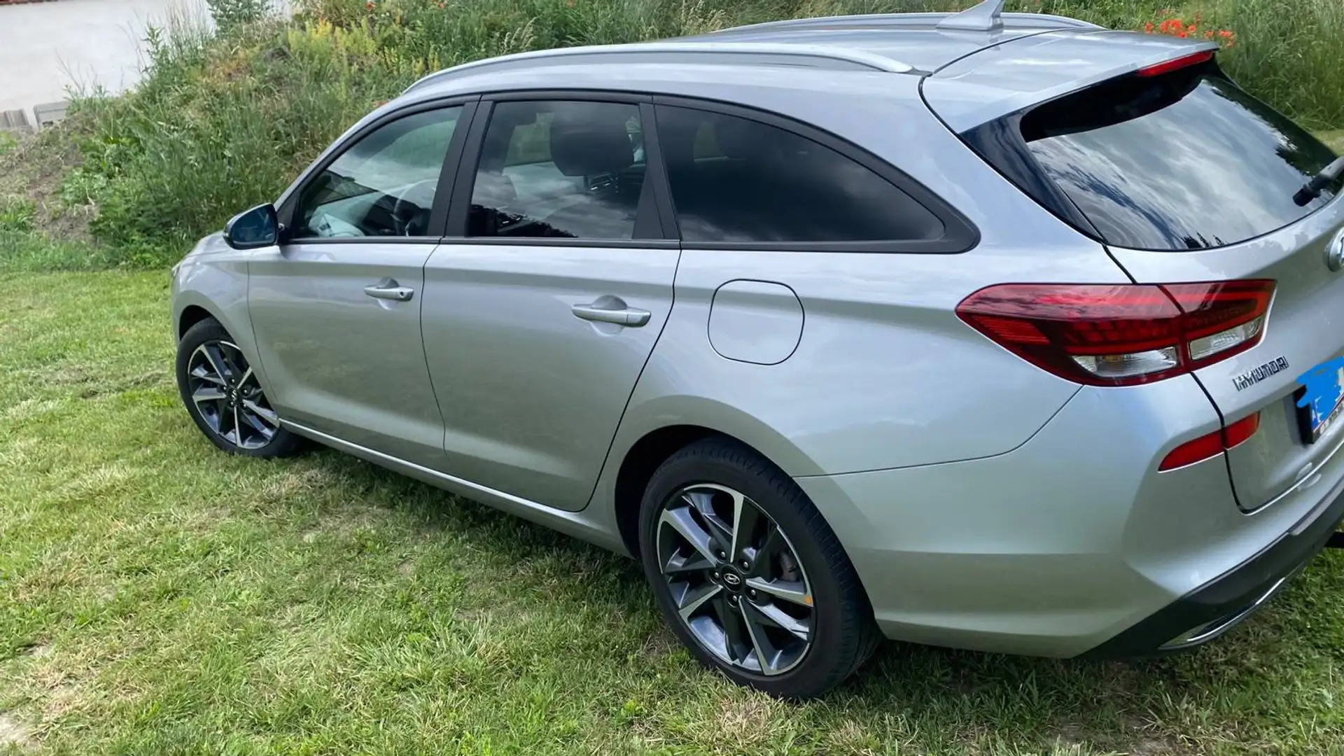 Hyundai i30 i30 CW 1,0 T-GDI Feel Good Feel Good Silber - 2