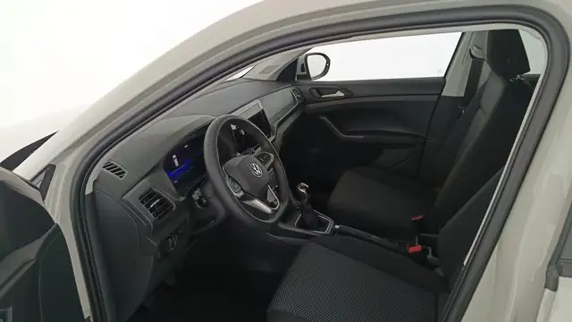 Volkswagen T-Cross view 9