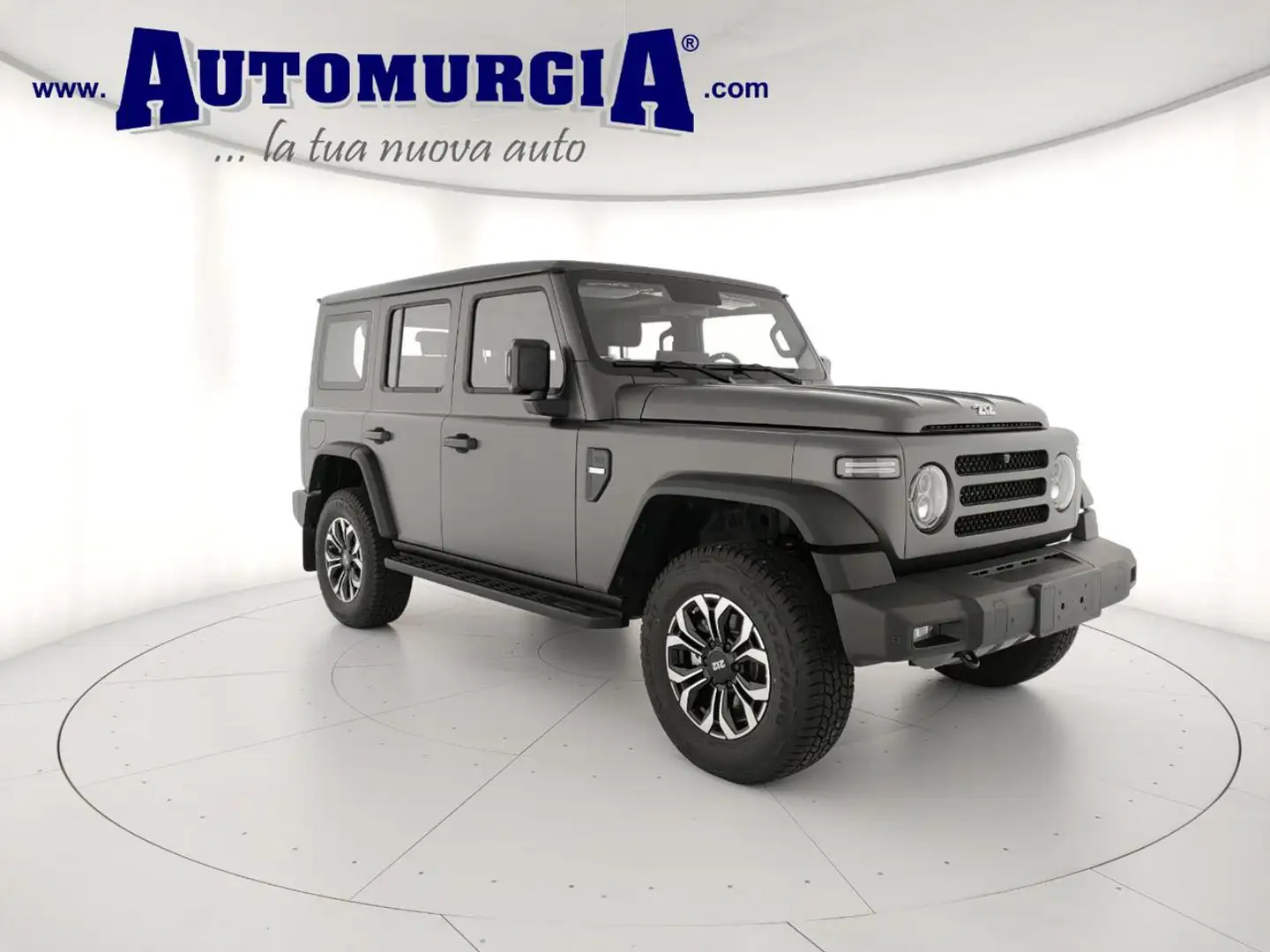 EMC 212 2.0 TGDI 8AT 4WD Adventurer Schwarz - 1