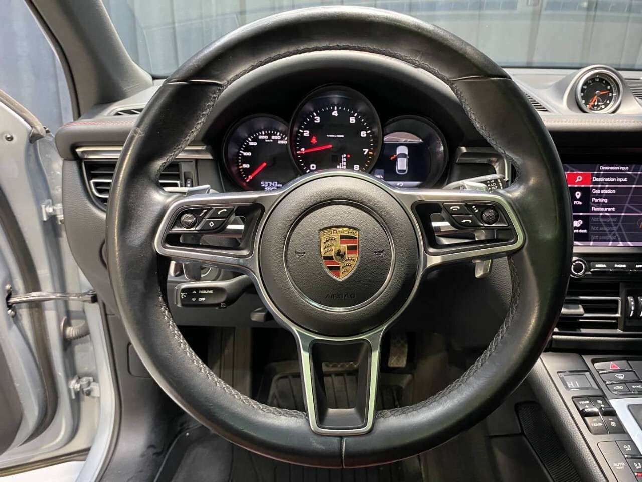 2021 Porsche Macan AWD thumb 11