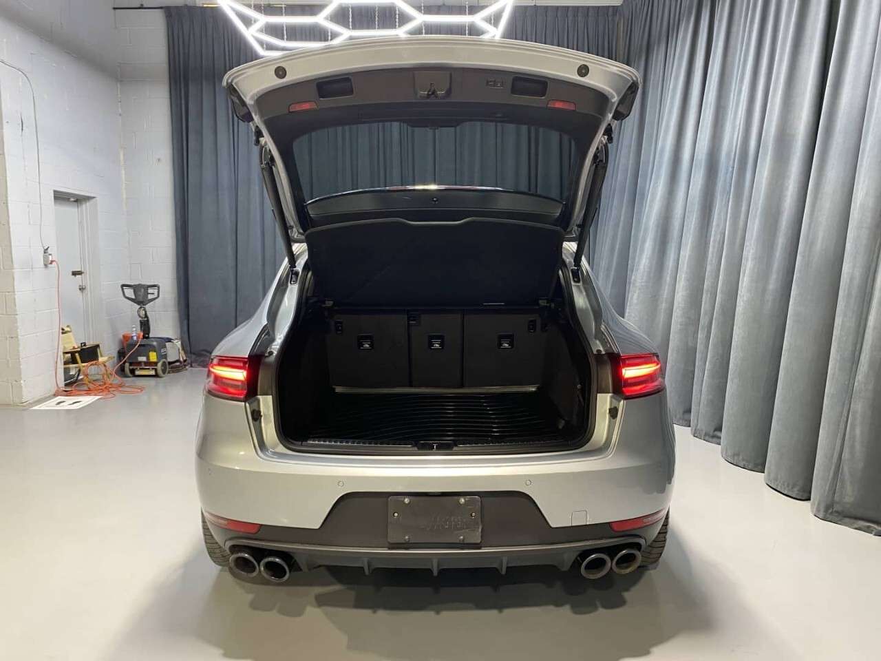 2021 Porsche Macan AWD thumb 24