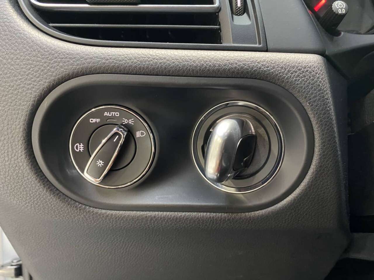2021 Porsche Macan AWD thumb 21