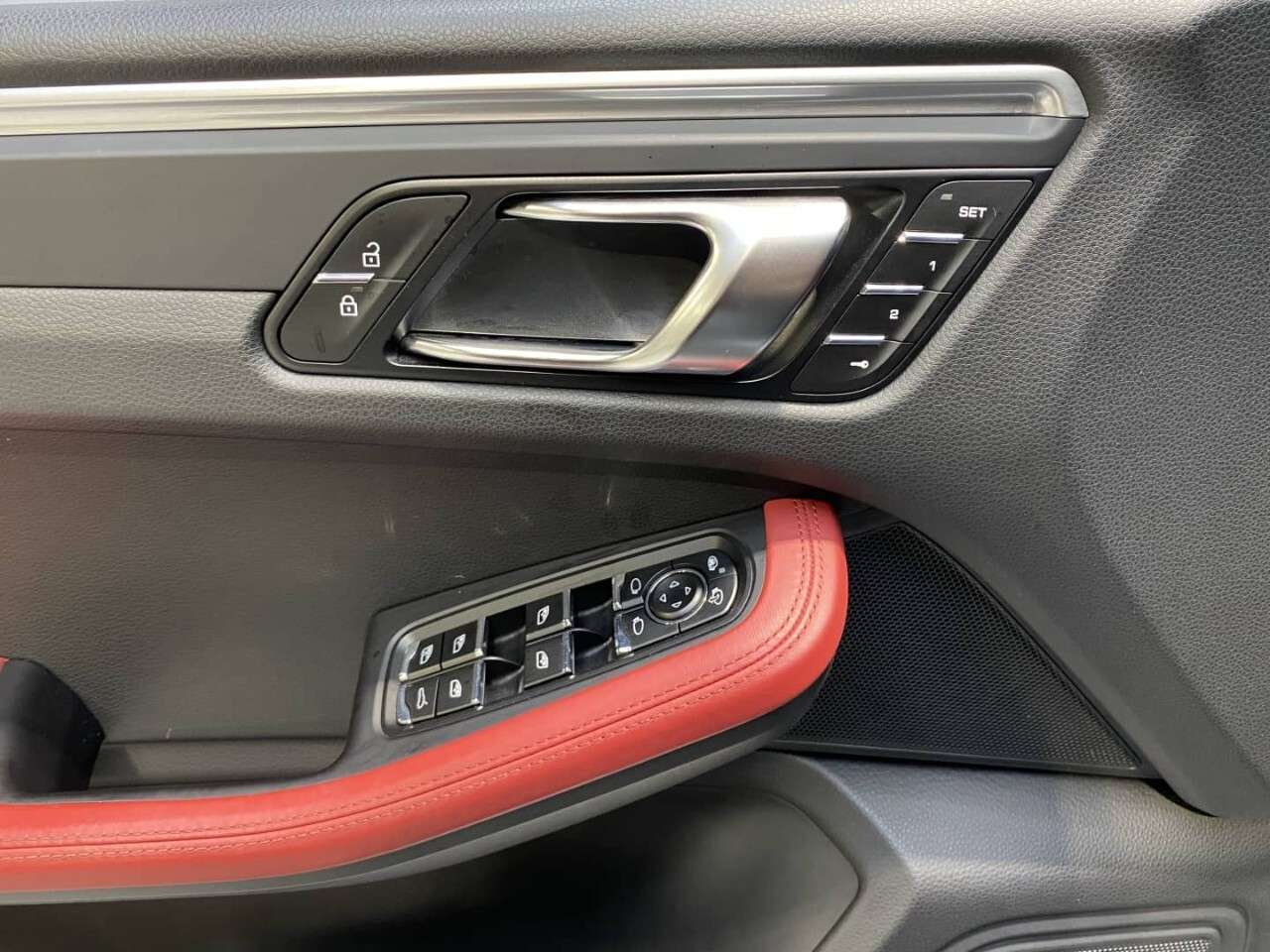 2021 Porsche Macan AWD thumb 19