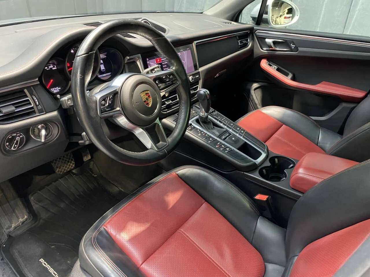 2021 Porsche Macan AWD thumb 10