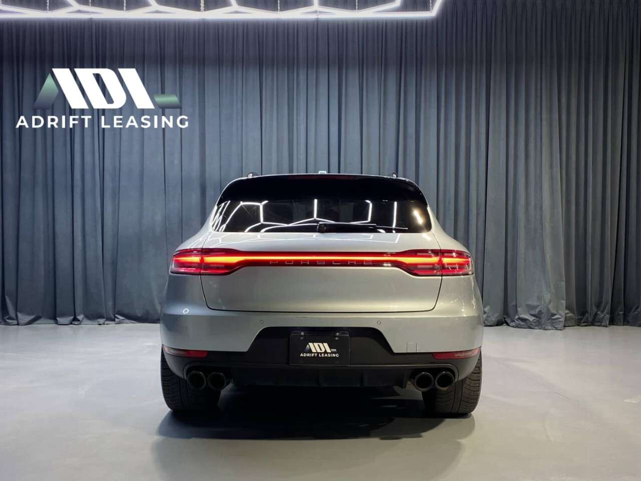 2021 Porsche Macan AWD thumb 6