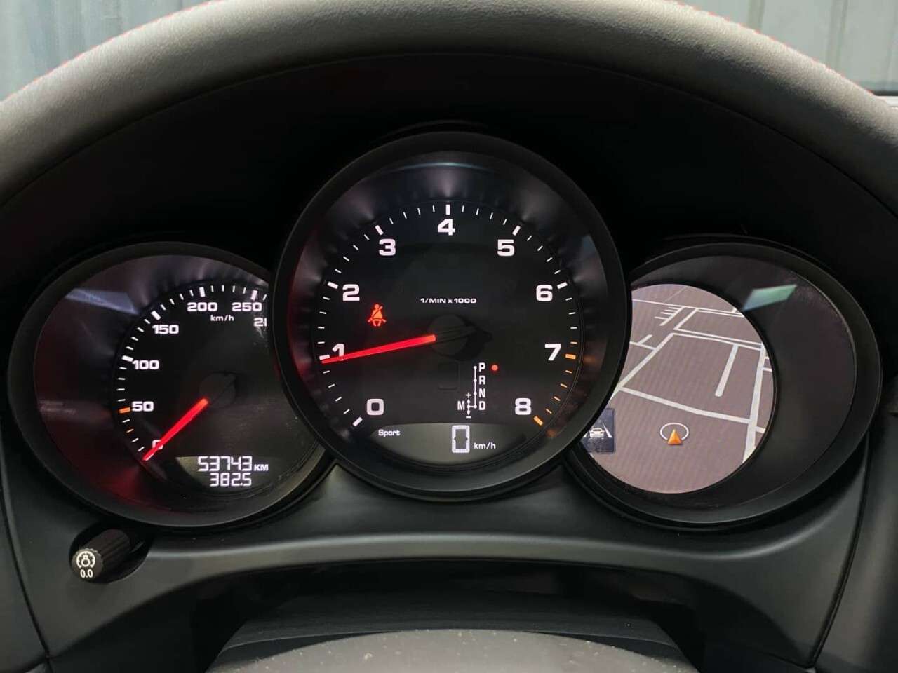 2021 Porsche Macan AWD thumb 12