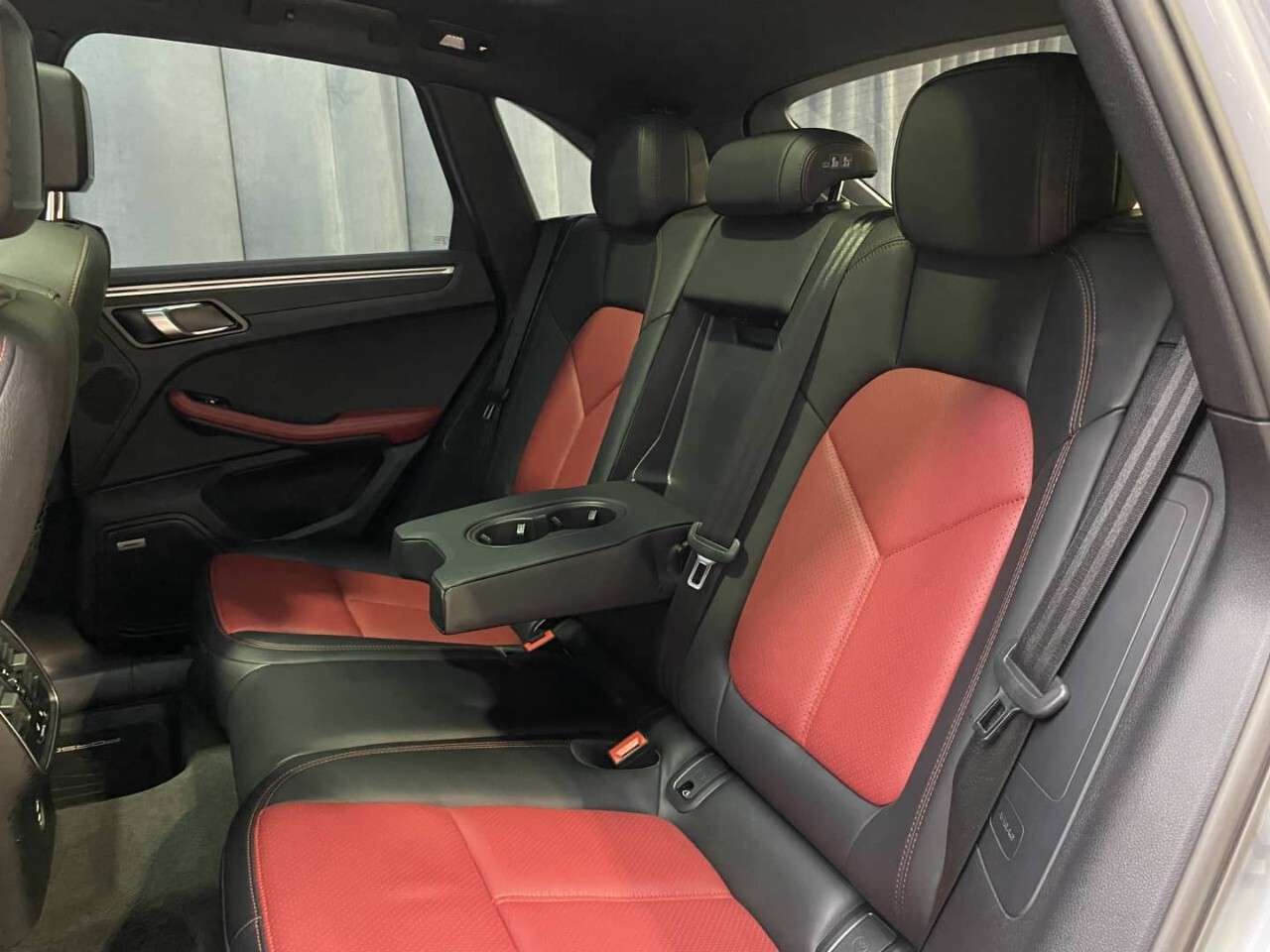 2021 Porsche Macan AWD thumb 15