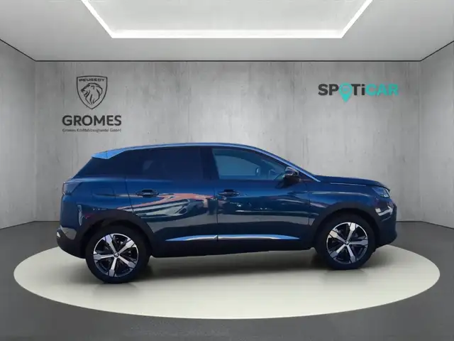 Peugeot 3008 view 2