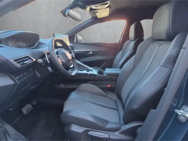 Peugeot 3008 view 9
