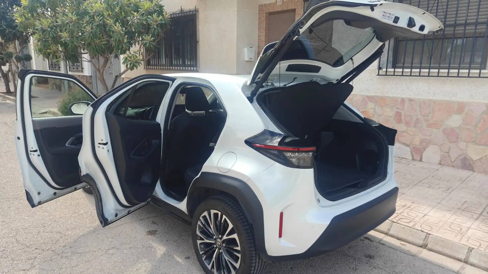Toyota Yaris Cross Yaris Cross 120H Style Plus Style Plus Blanco - 1