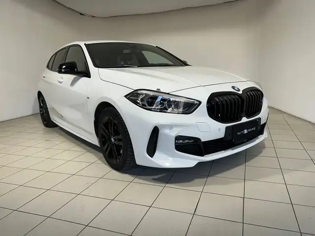BMW 1 Series view 2