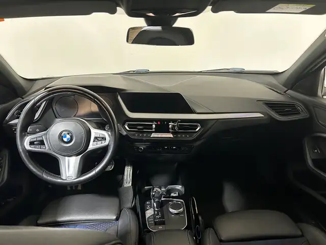 BMW 1 Series view 11