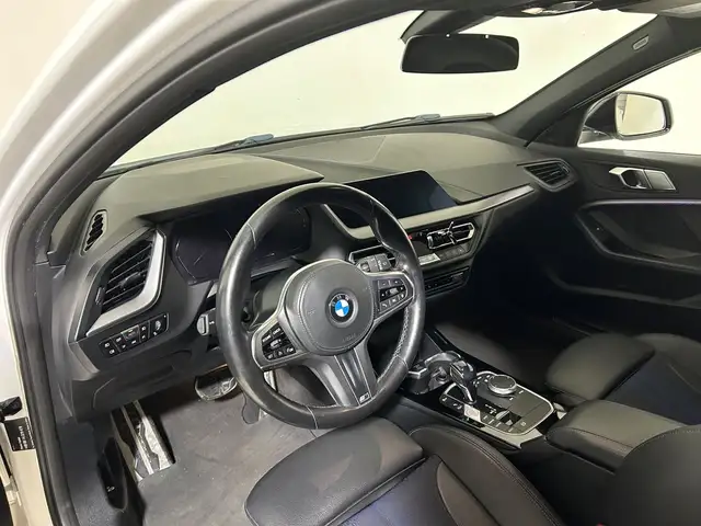 BMW 1 Series view 7