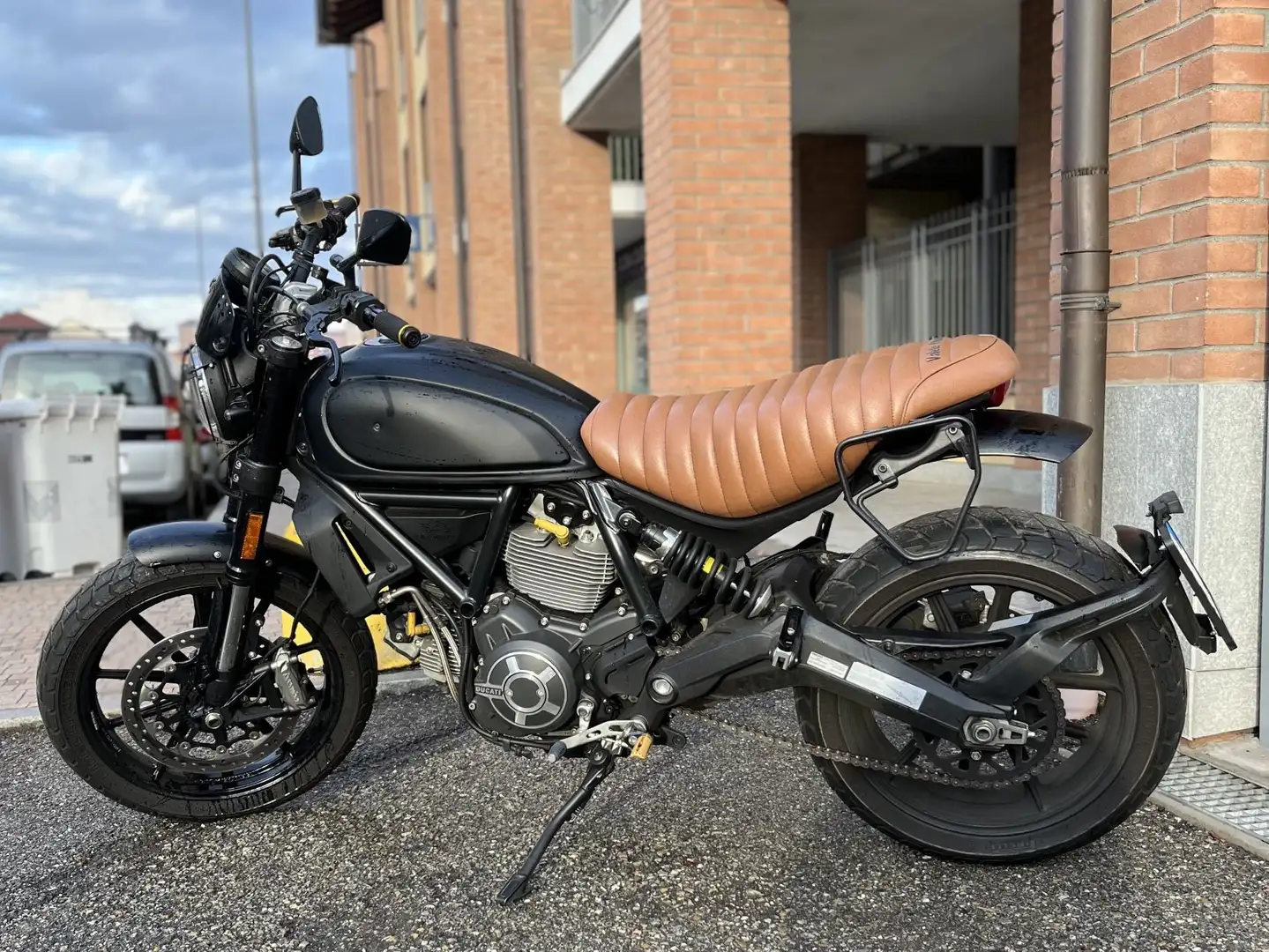 Ducati Scrambler Icon 800 Noir - 2