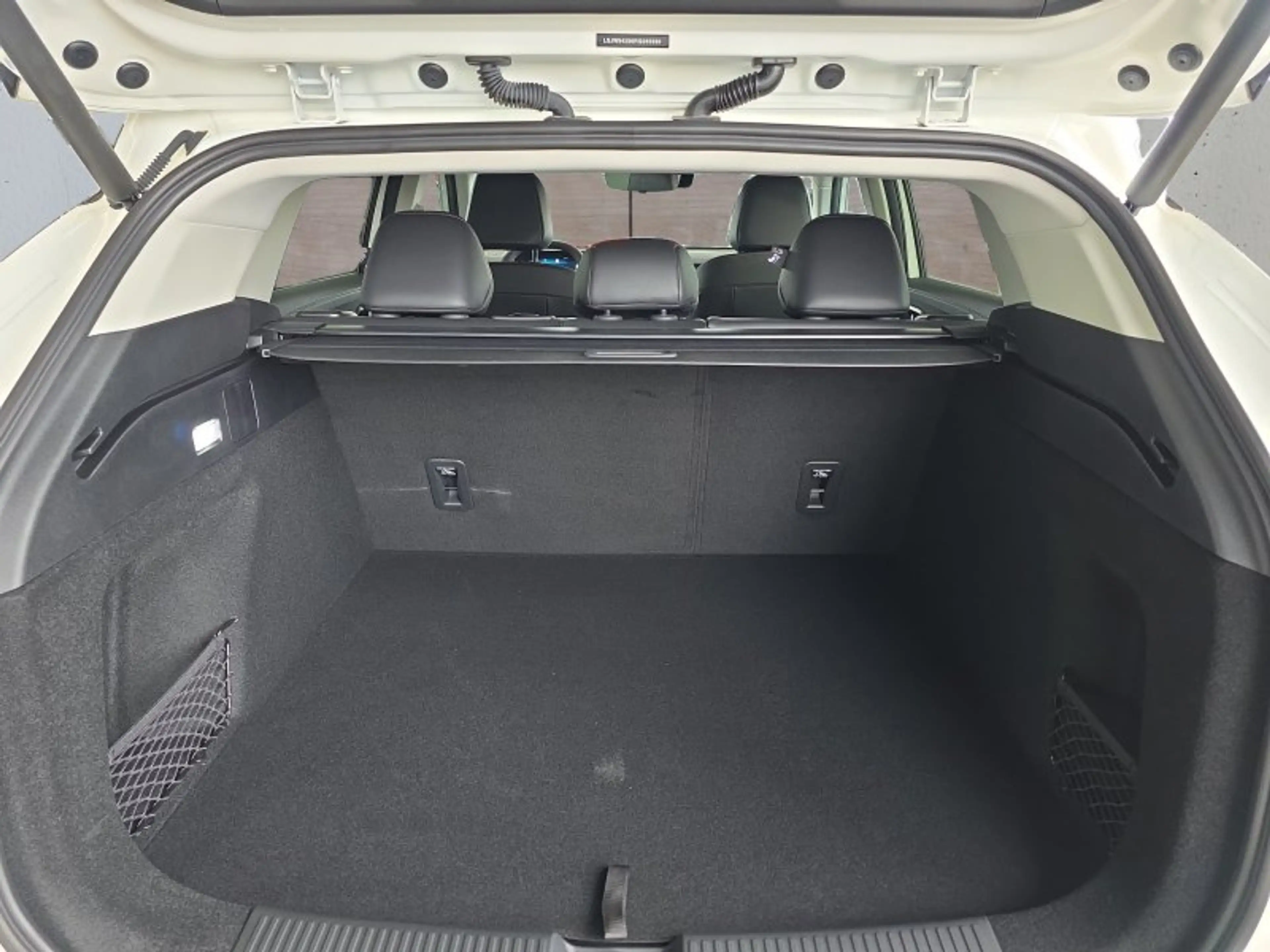 MG HS Luxury PHEV 19*Alu/Leder/Navi/ACC/el.Klappe ** — photo 17
