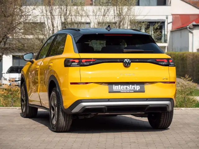 Volkswagen T-Roc view 4