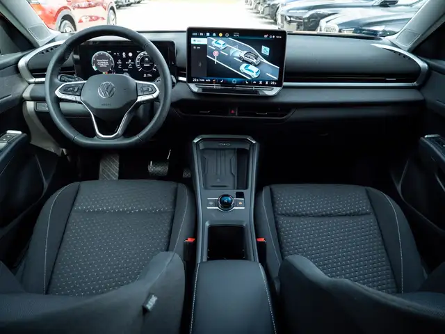 Volkswagen T-Roc view 12