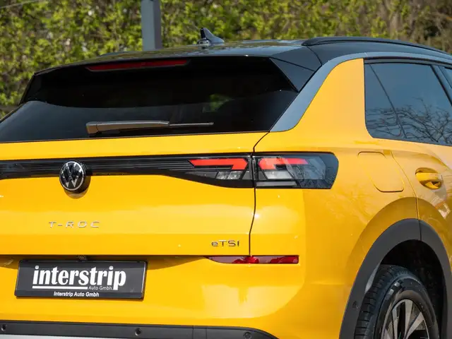 Volkswagen T-Roc view 8