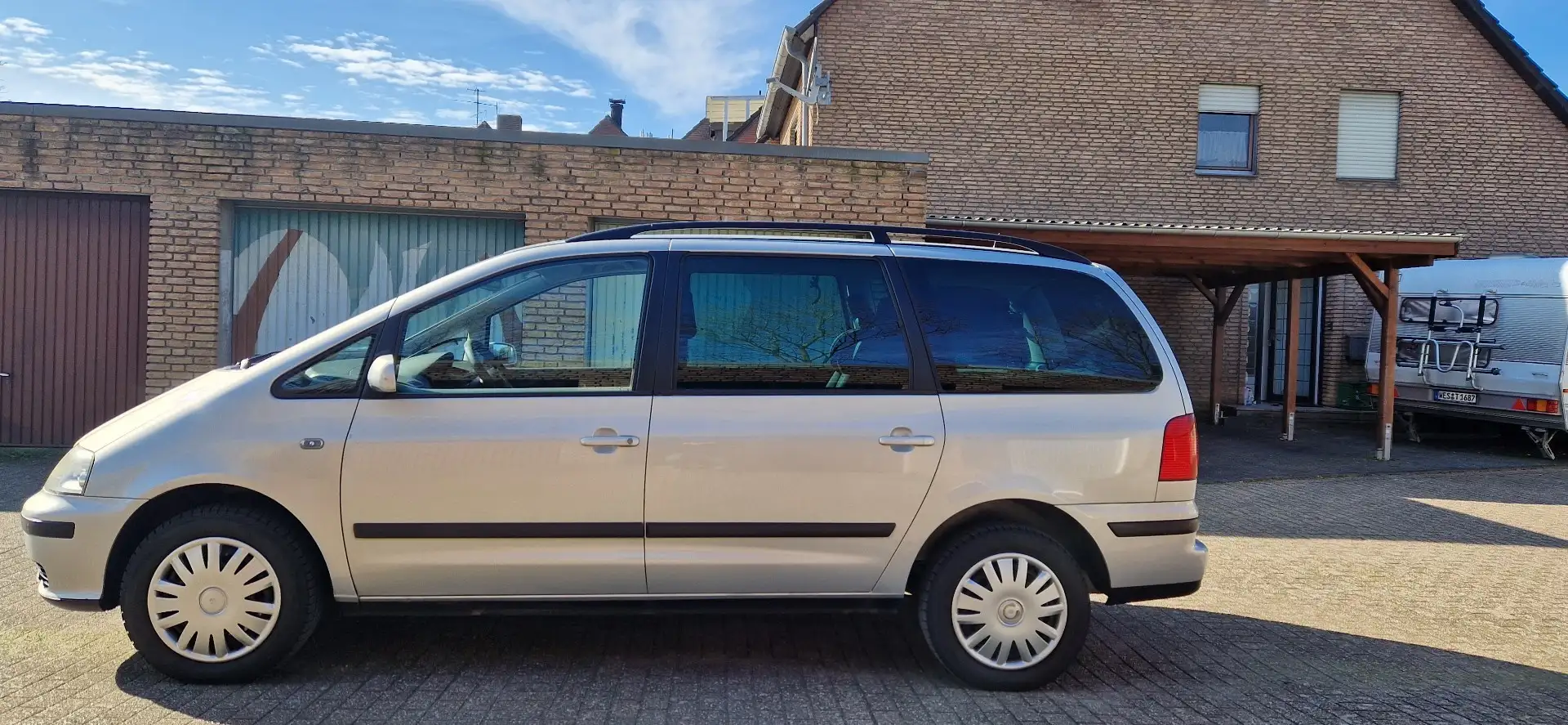 SEAT Alhambra 1.8 20V Turbo srebrna - 1