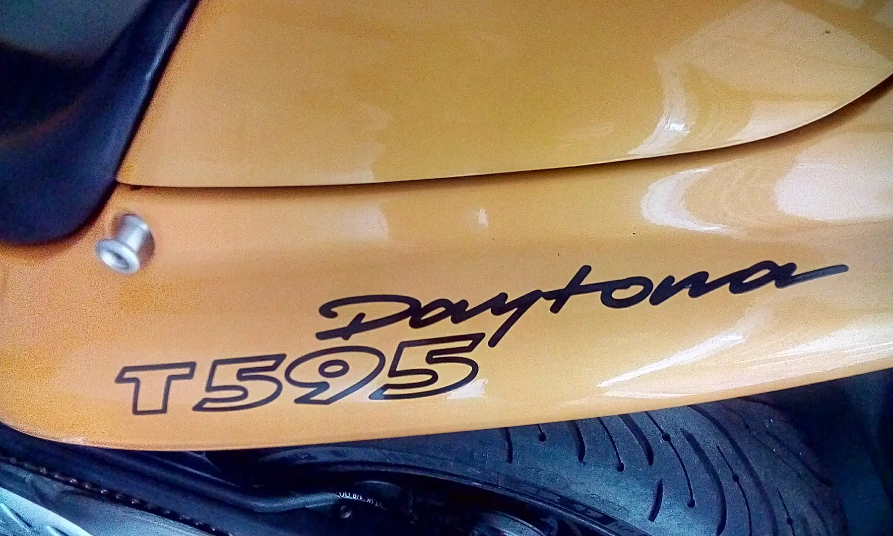 Triumph Daytona T 595 Geel - 2