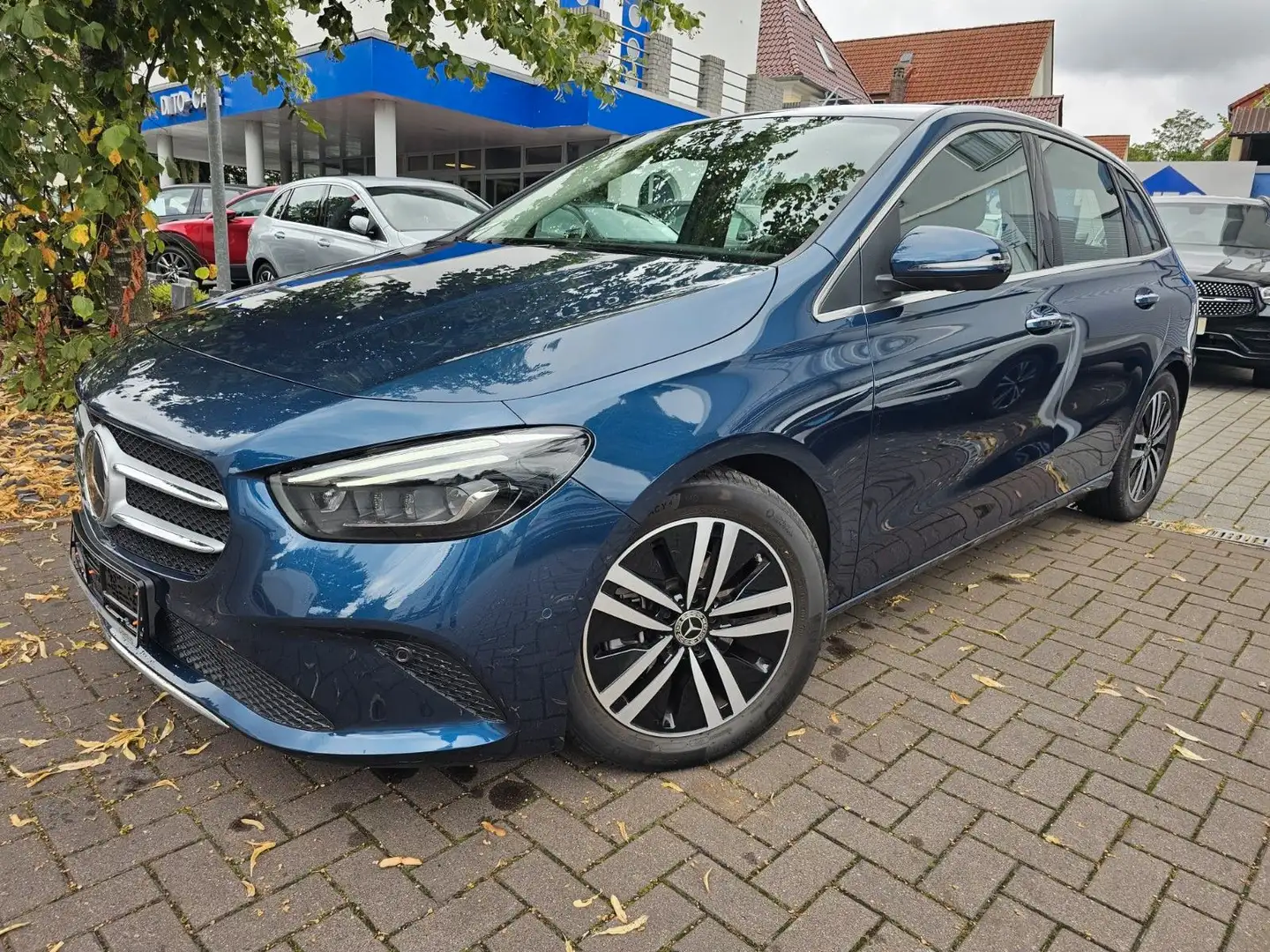 Mercedes-Benz B 200 Progressive /Automatik/Widescreen/360°/ Albastru - 1