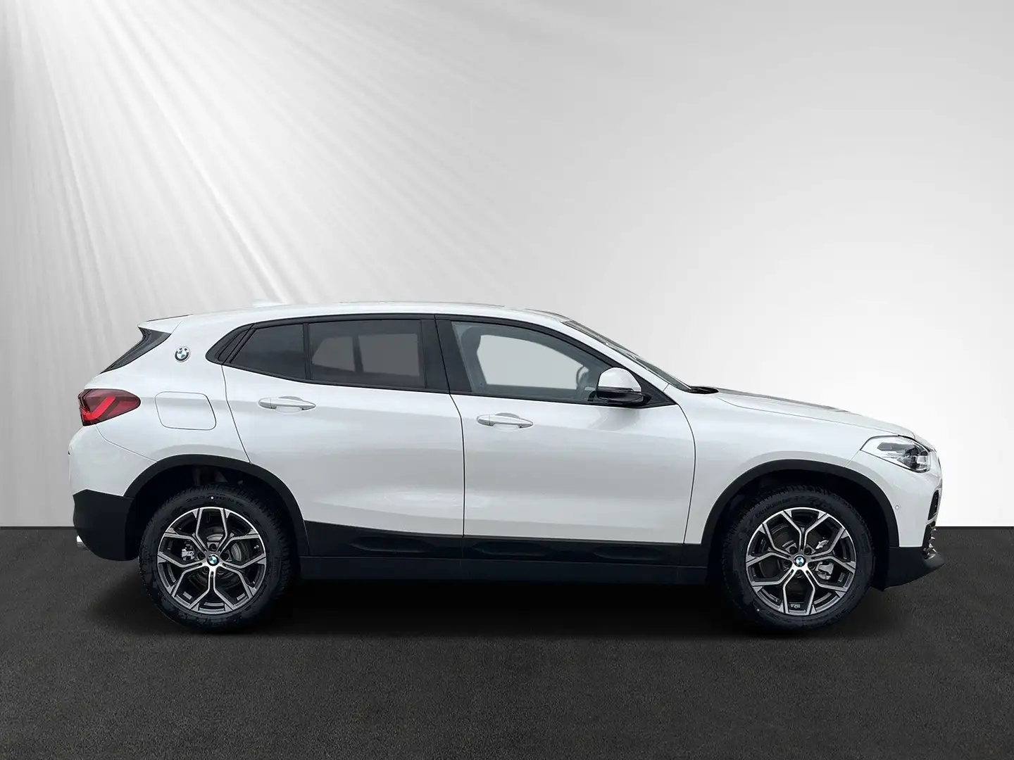 BMW X2 sDrive18d Aut.|18"LM|Kamera|Sports.|Navi|PA Weiß - 2