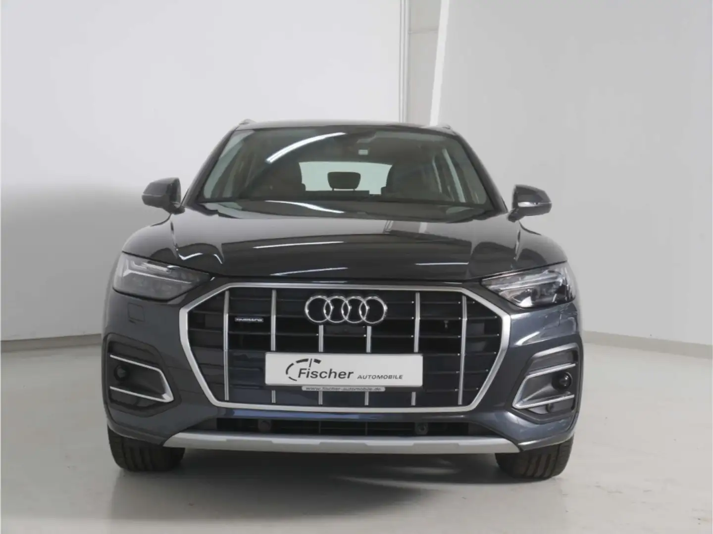 Audi Q5 40 TDI quattro advanced AHK/Matrix/RFK/19'' Grau - 2