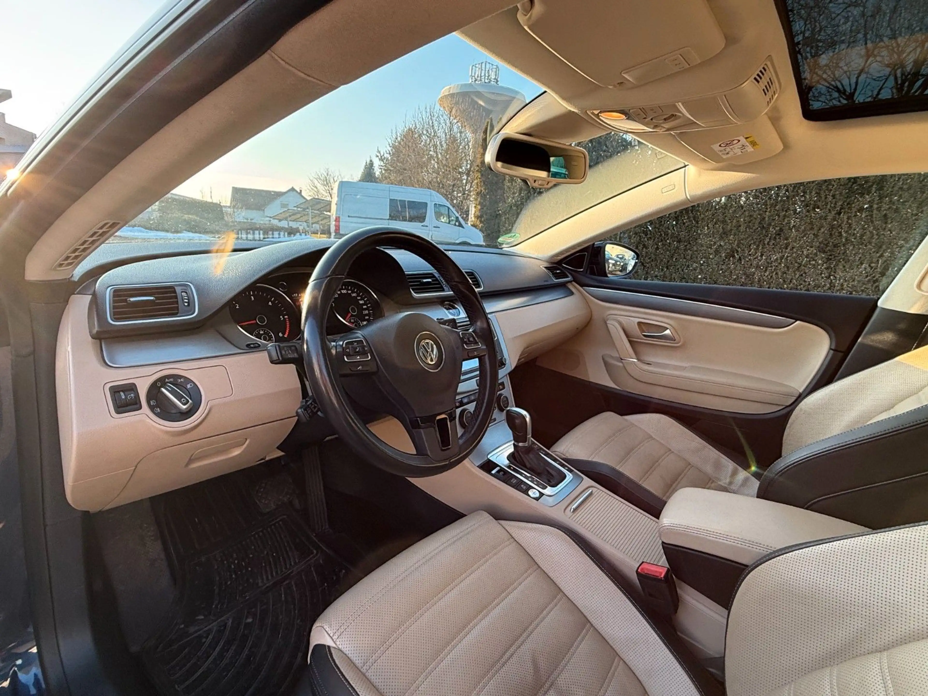 Volkswagen CC -2.0TDI-Euro6-Leder-Xenon-Pano-DSG-Standheizun — photo 14