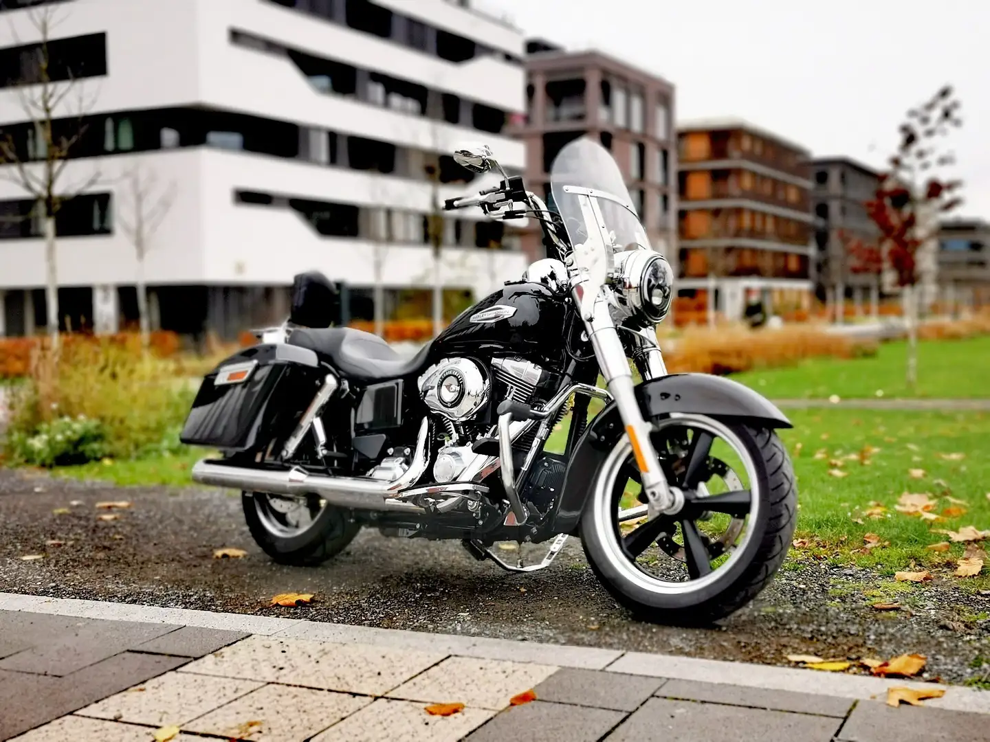 Harley-Davidson Dyna Switchback Czarny - 1