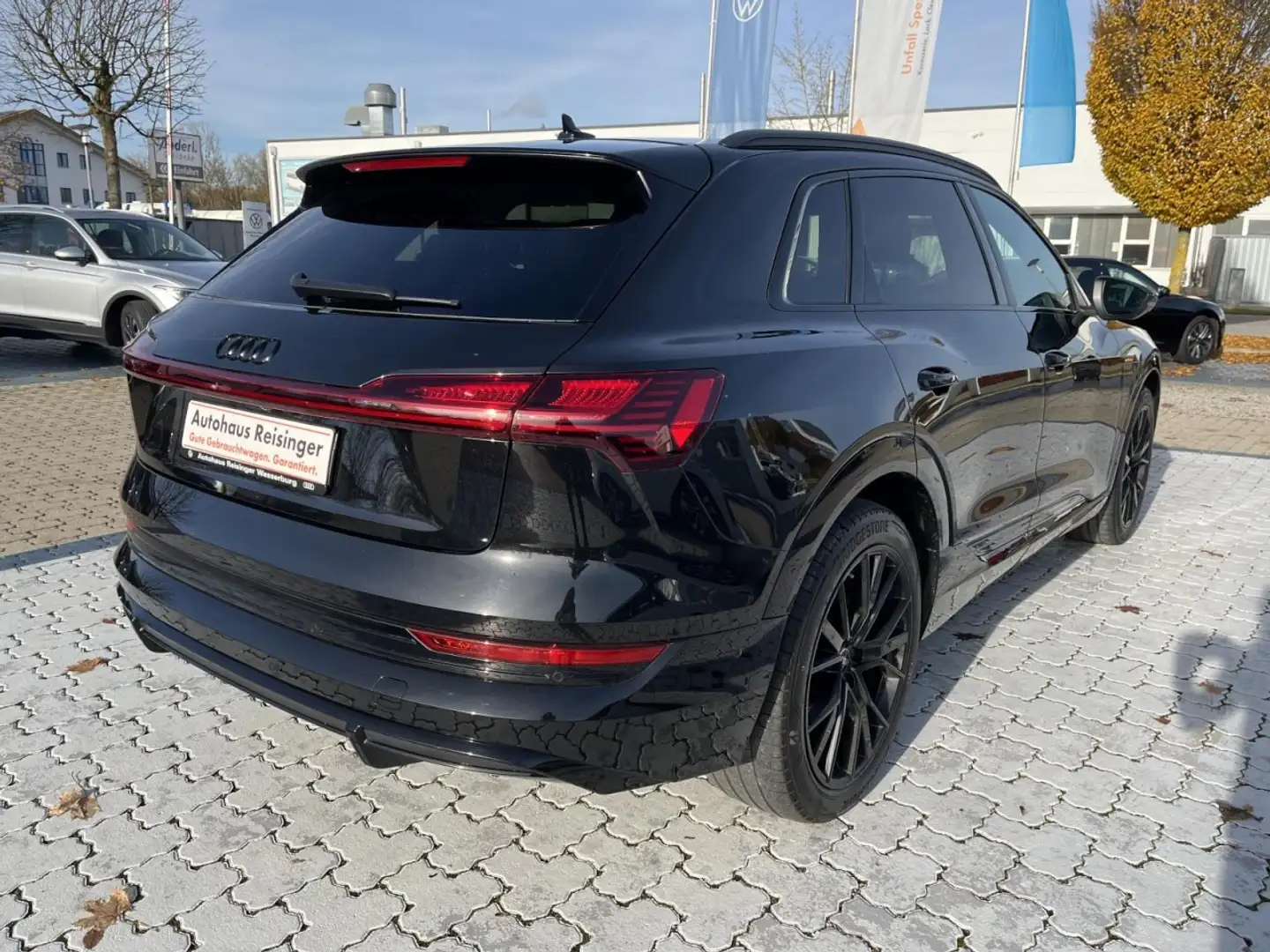 Audi e-tron S-line Black Edition quattro (MatrixLED,B&O,Pano,H Nero - 2
