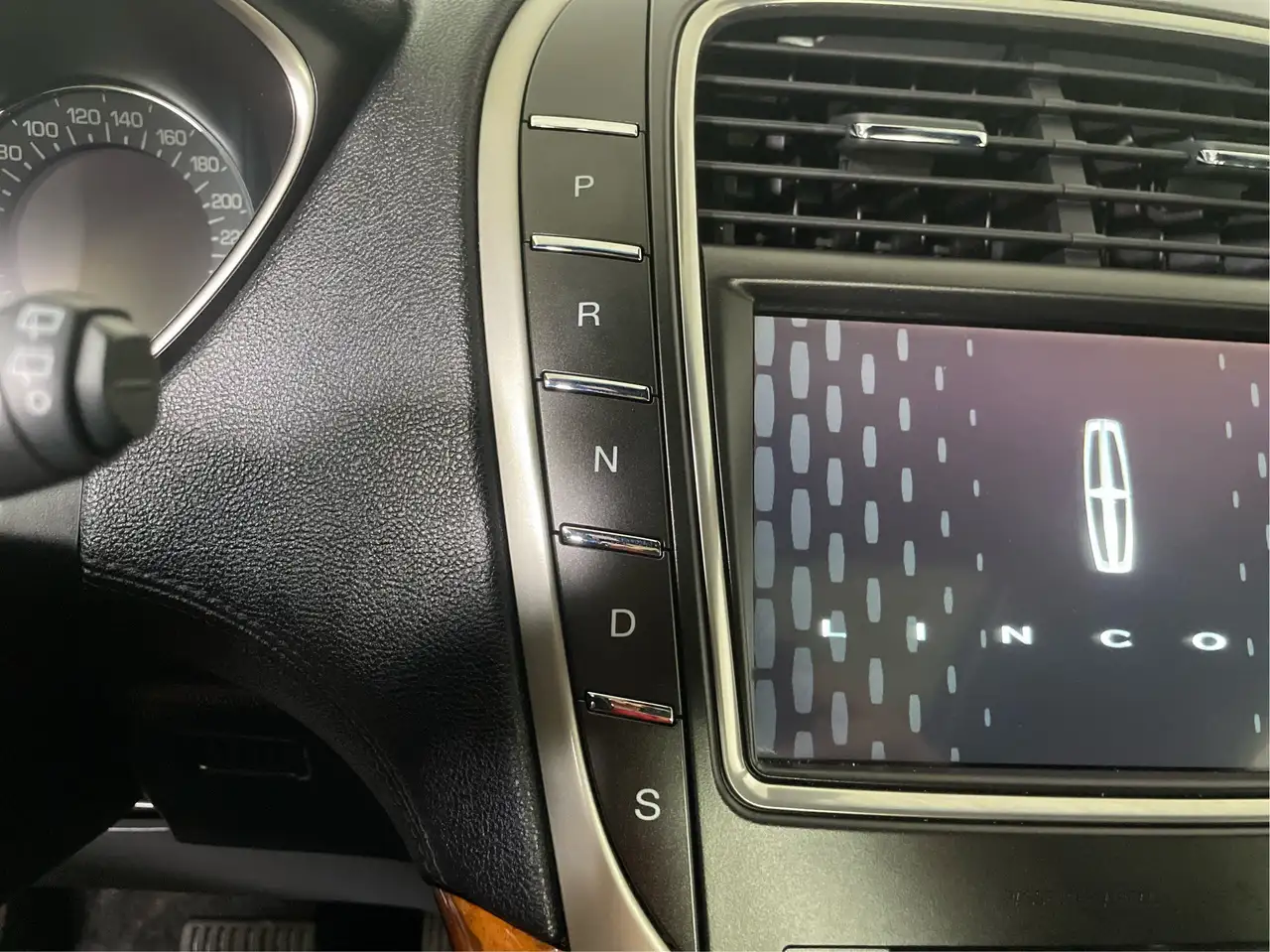 Lincoln MKX снимка Lincoln MKX