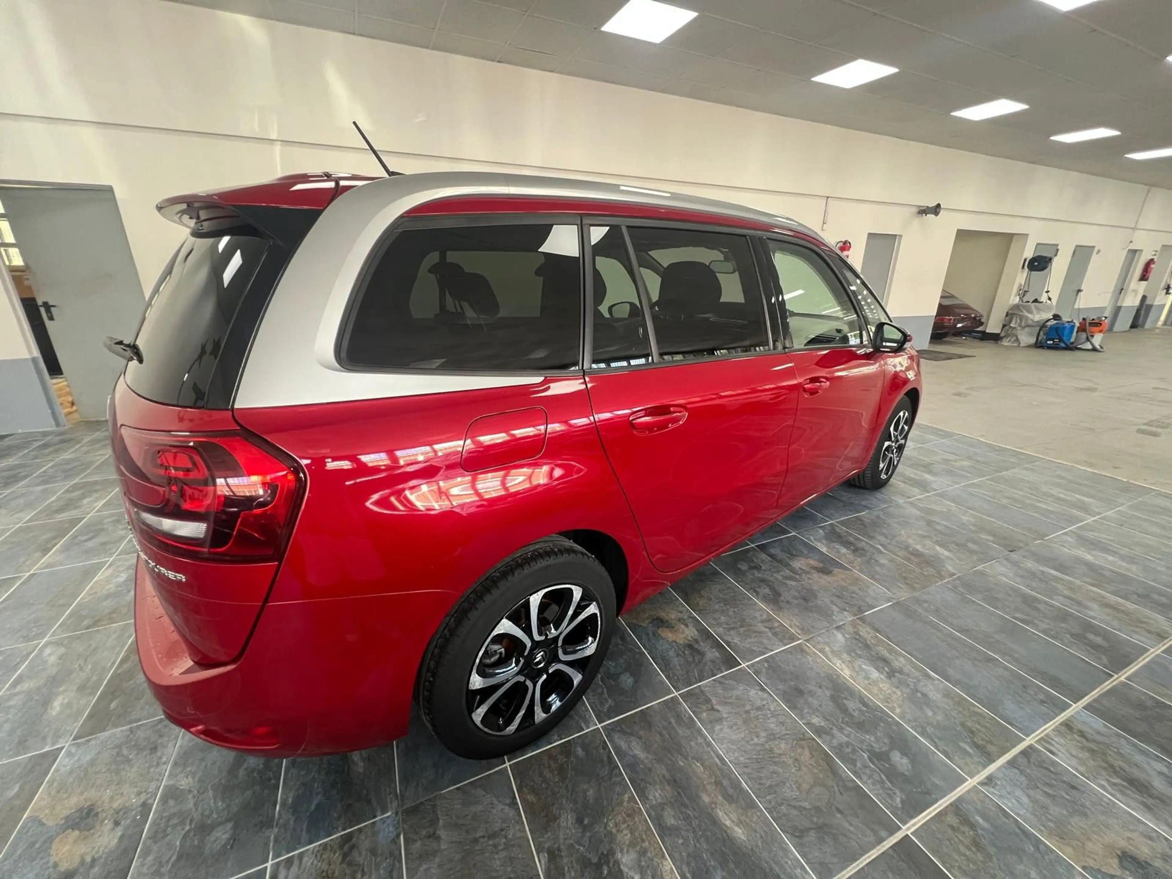 Citroen Grand C4 Picasso /Spacetourer Business — photo 9