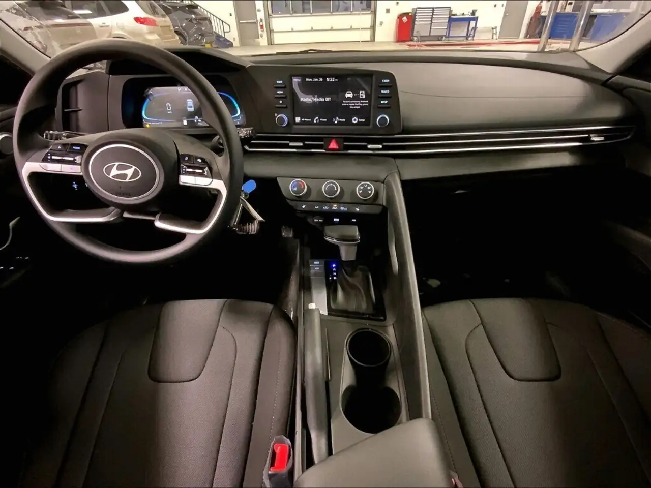 Hyundai ELANTRA снимка Hyundai ELANTRA