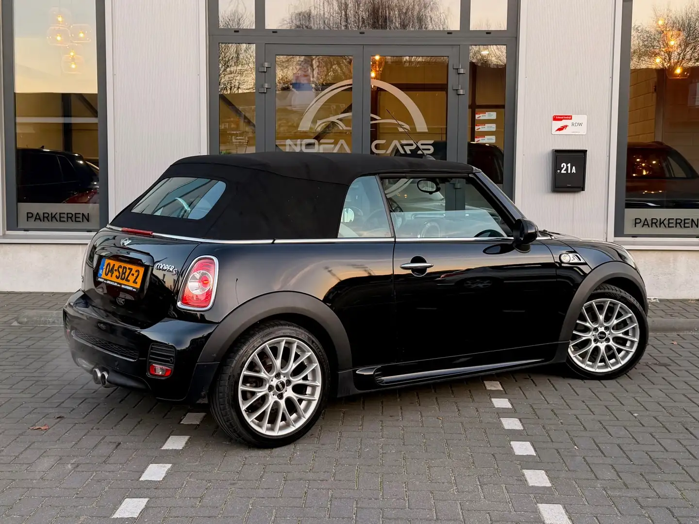 MINI Cooper S Cabrio Mini 1.6 S|Automaat|Navi|Xenon|Pdc|Leer Noir - 2