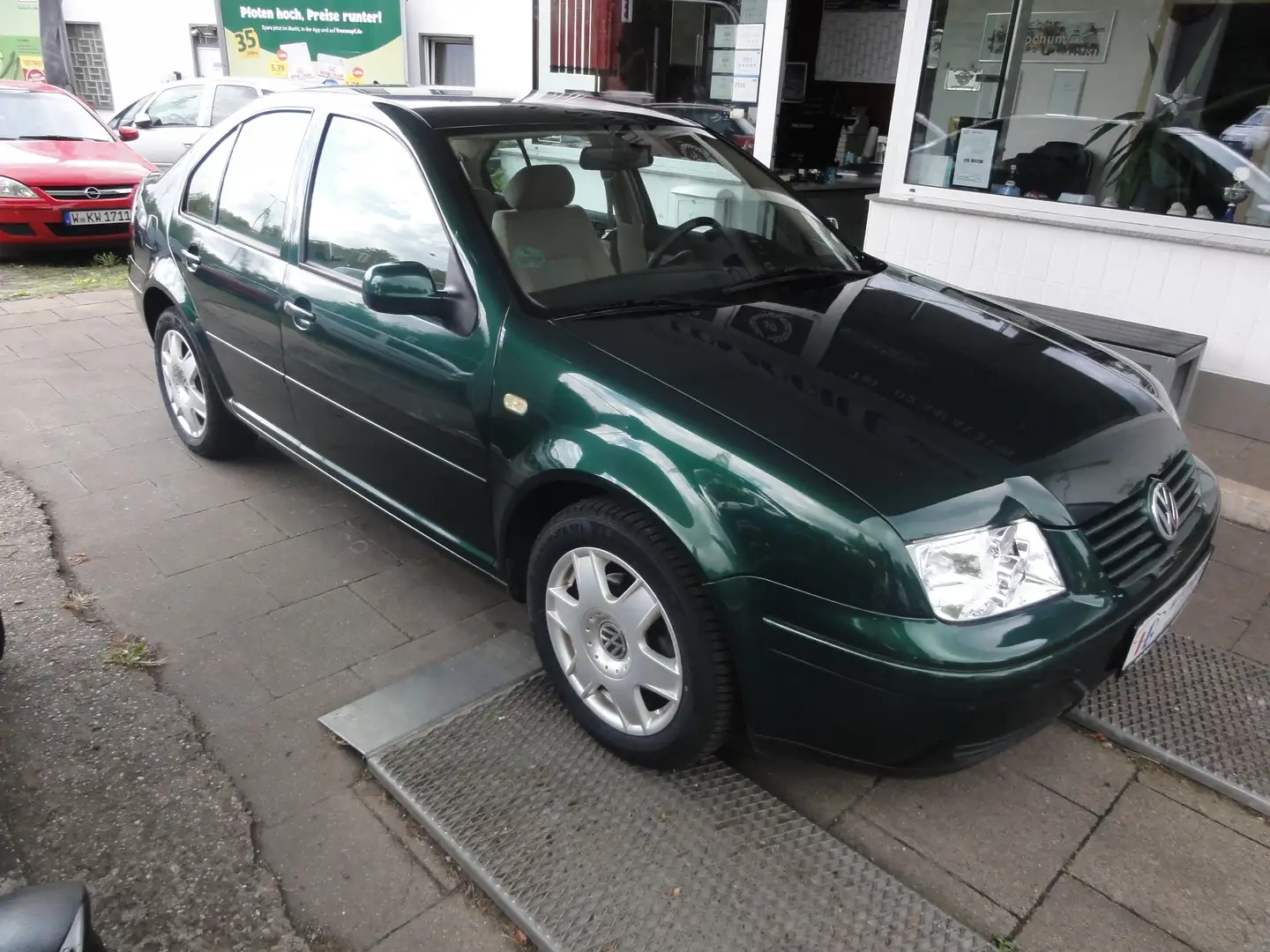 Volkswagen Bora Bora 1.6 Automatik Highline Grün - 1