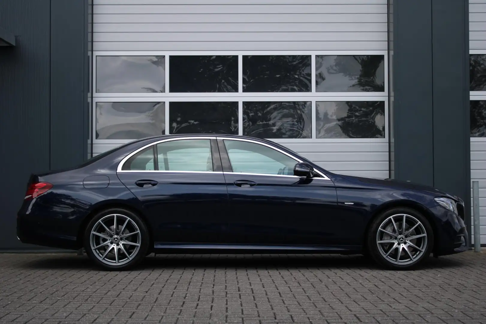Mercedes-Benz E 200 Business Solution Sport AMG Navi/360Camera/Leder/M Bleu - 2