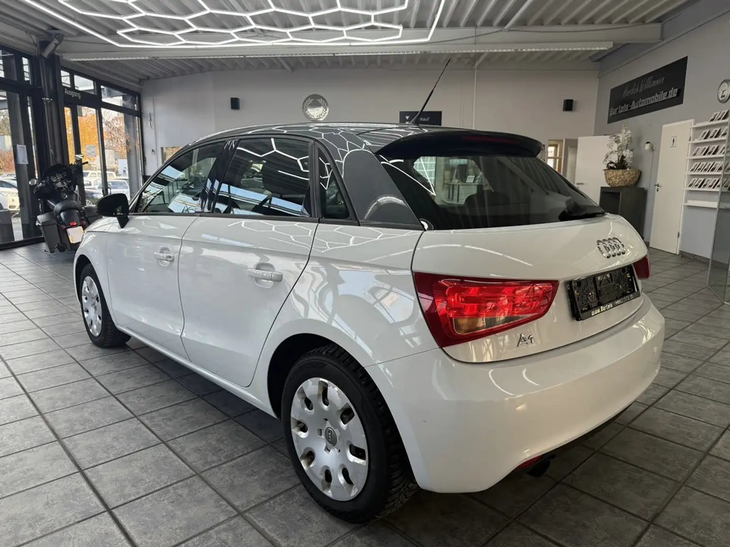 Audi A1 Sportback 1.2 TFSI attraction, Klima, HU neu! Wit - 2