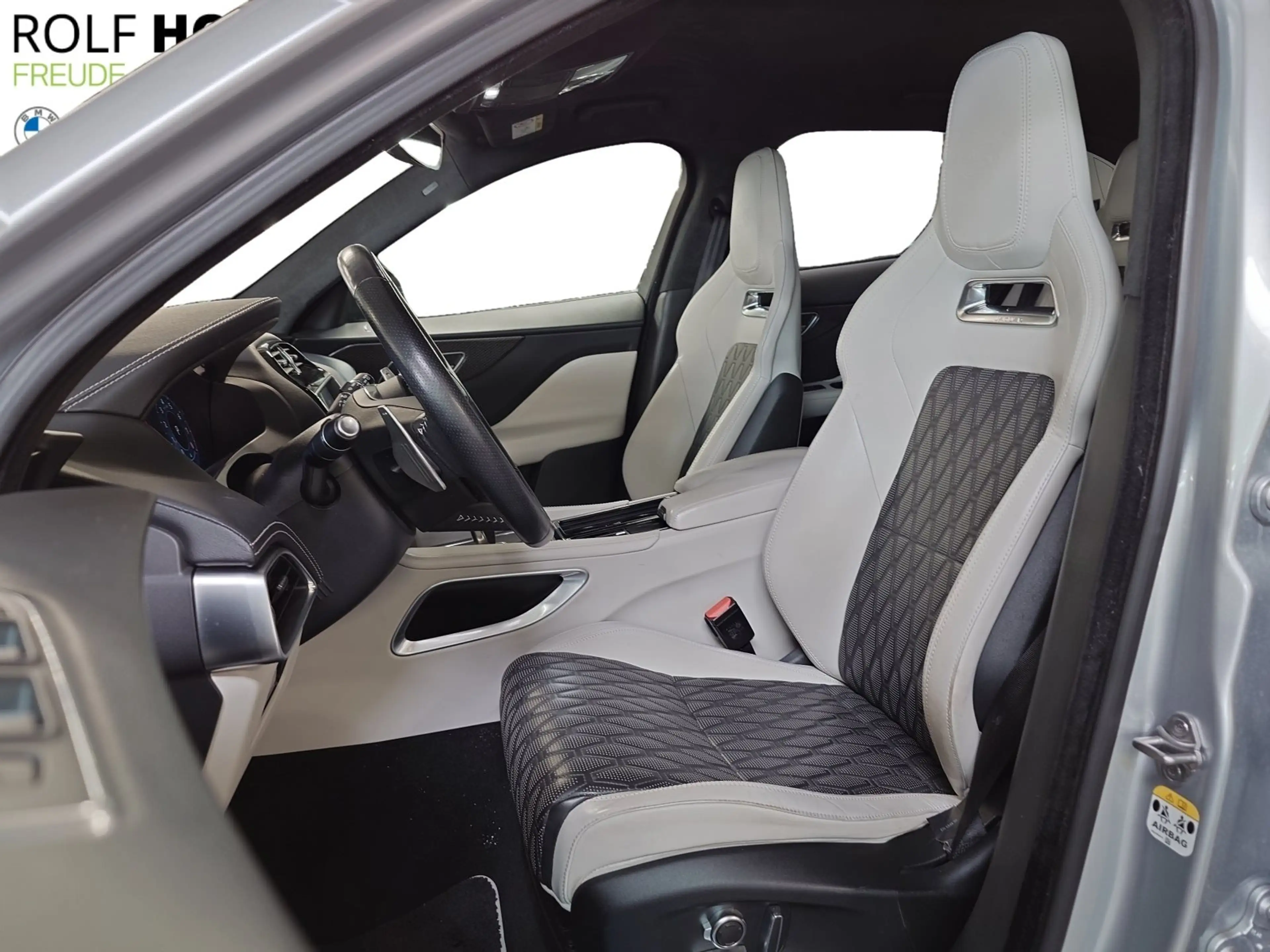 Jaguar F-Pace SVR AWD Autom Klima 360° Navi Sitzhzg — photo 5