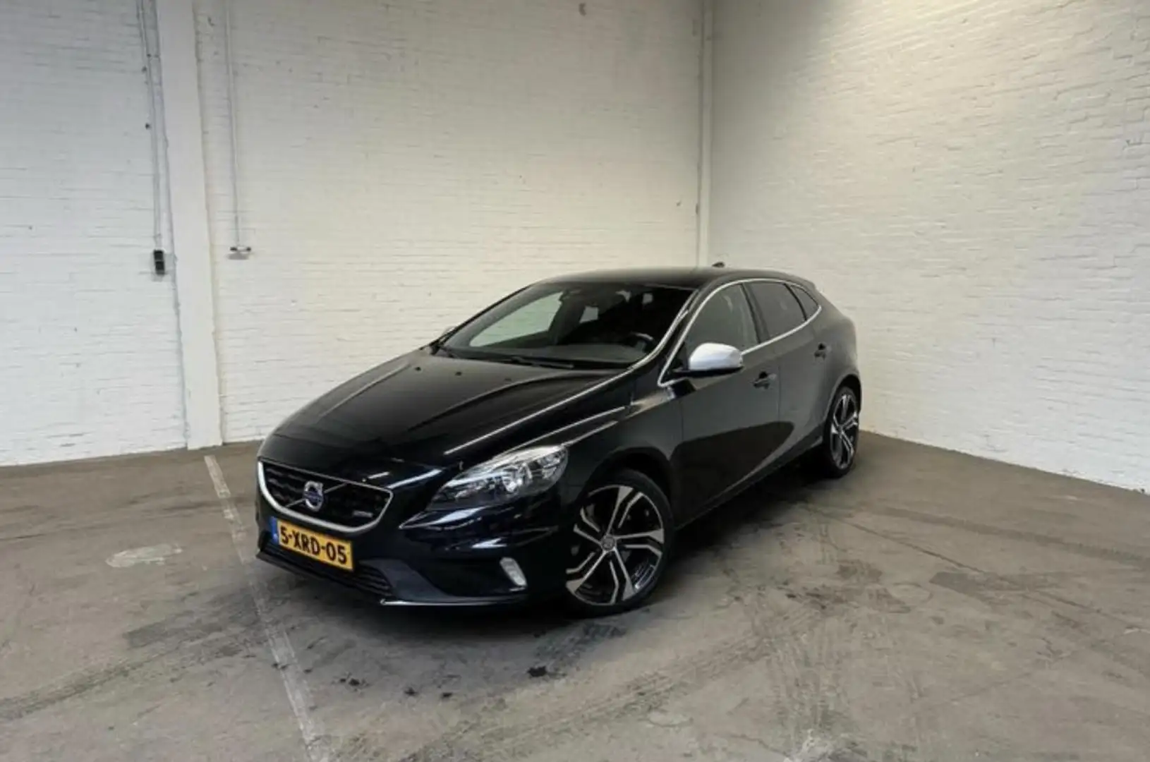 Volvo V40 2.0 D4 R-Design Bns Negro - 1